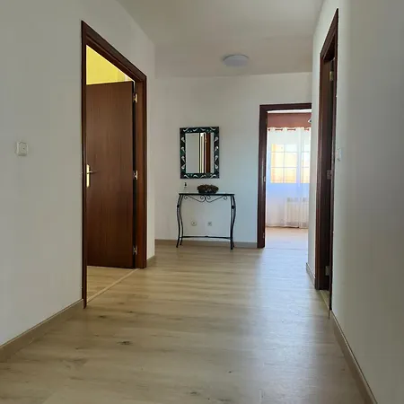 Piso Centrico Y Amplio En Praza Do Regueiro, شقة *
