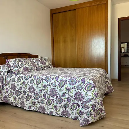 아파트 Piso Centrico Y Amplio En Praza Do Regueiro, *