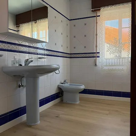 아파트 Piso Centrico Y Amplio En Praza Do Regueiro, 이슬라 데 아로사