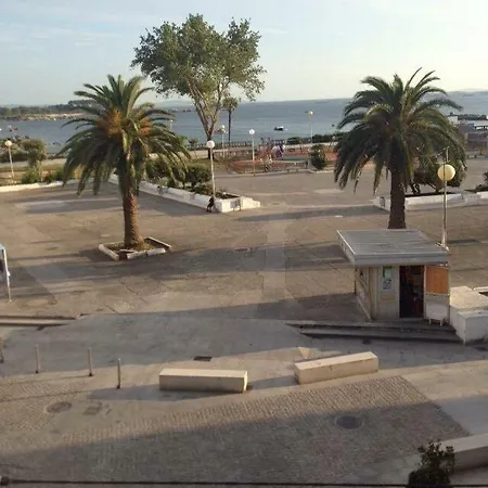 Piso Centrico Y Amplio En Praza Do Regueiro, * Isla de Arosa